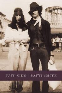 پتی اسمیت خاطره‌پردازی خاطره پردازی پتی اسمیت، خیلی بچه ‌بودیم (۲۰۱۰) Just Kids is a memoir by Patti Smith