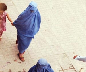 لیلاسادات حسینی، عمر العقاد، جنگ افغانستان، 11 سپتامبر، زبان، اینک آخرالزمان