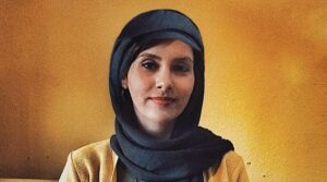 زهرا باختری، نشر اطراف، بهترین قصه گو برنده است، آنت سیمونز، خرید کتاب، روایت در کسب و کار