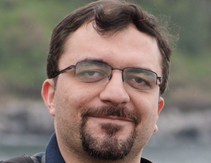 محمد جباری، نشر اطراف، روایت مصور، روایت مستند، سفرنامه مصور، گی دولیل، عاطفه احمدی، معین فرخی، خرید کتاب