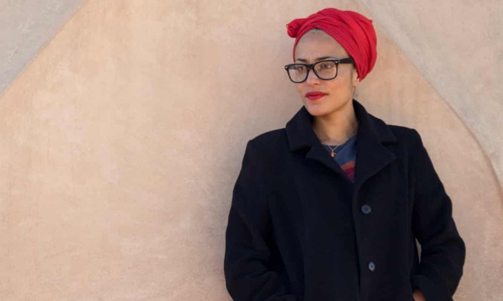 گفت و گوی گاردین با زیدی اسمیت در جستوجوی زمان از دست رفته پروست برادران کارامازوف ماجرا فقط این نبود جستار روایی انتشارات اطراف نشر اطراف