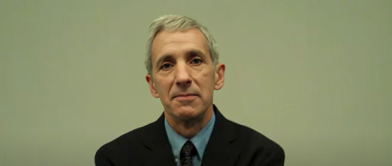 لیونی سندرکاک، شنیدن شهر، نشر اطراف، خرید کتاب، نوید پورمحمدرضا، جیمز تراگ مورتن، لیون امیل، رابرت آ بیورگارد، باربارا اکشتاین