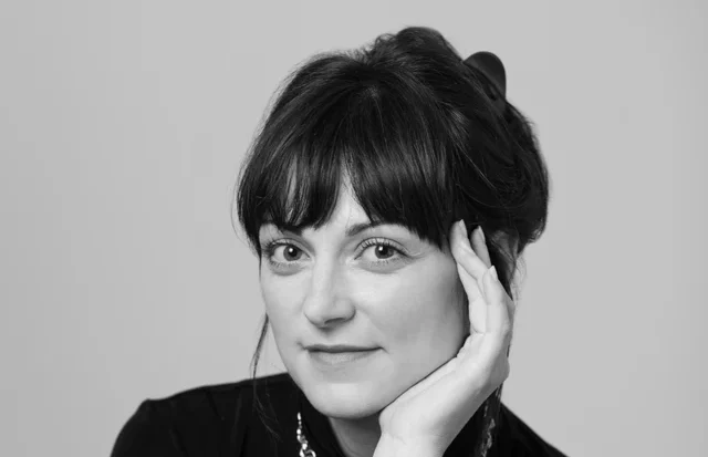 یانا مارلنه مادر، نزدیک ایده، جستار آلمانی، زیمونه یونگ، ستاره نوتاج، اتاق فکر