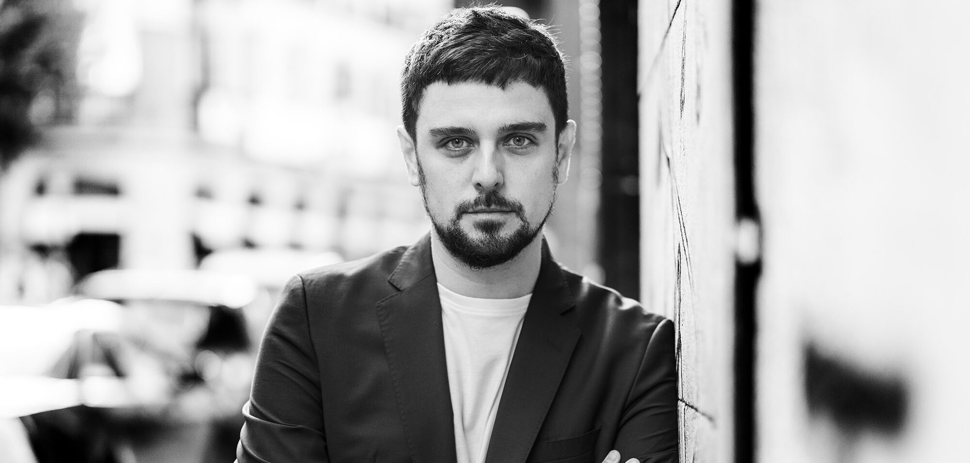 دیگو گاروچو، خلاف زمان، نوستالژی، خرید کتاب، الهام شوشتری زاده، نفیسه مرشدزاده، نشر اطراف، جستار فلسفی، جستار اسپانیایی، آرمانشهر