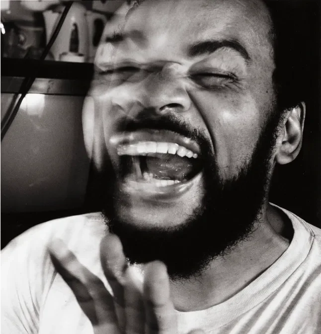 خنده، هرتا مولر، جستار آلمانی، فلاکت روزمره، ستاره نوتاج، الهام شوشتری زاده، نفیسه مرشدزاده، نشر اطراف، خرید کتاب دانلود pdf