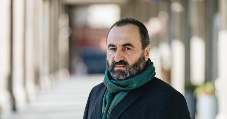 کاستیکا براداتان، باختن به بدن در ستایش شکست 1، رویا پورآذر، کیوان سررشته، نفیسه مرشدزاده، نشر اطراف، Costică Brădăţan